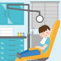 Παιδί κάθεται στην οδοντιατρική έδρα